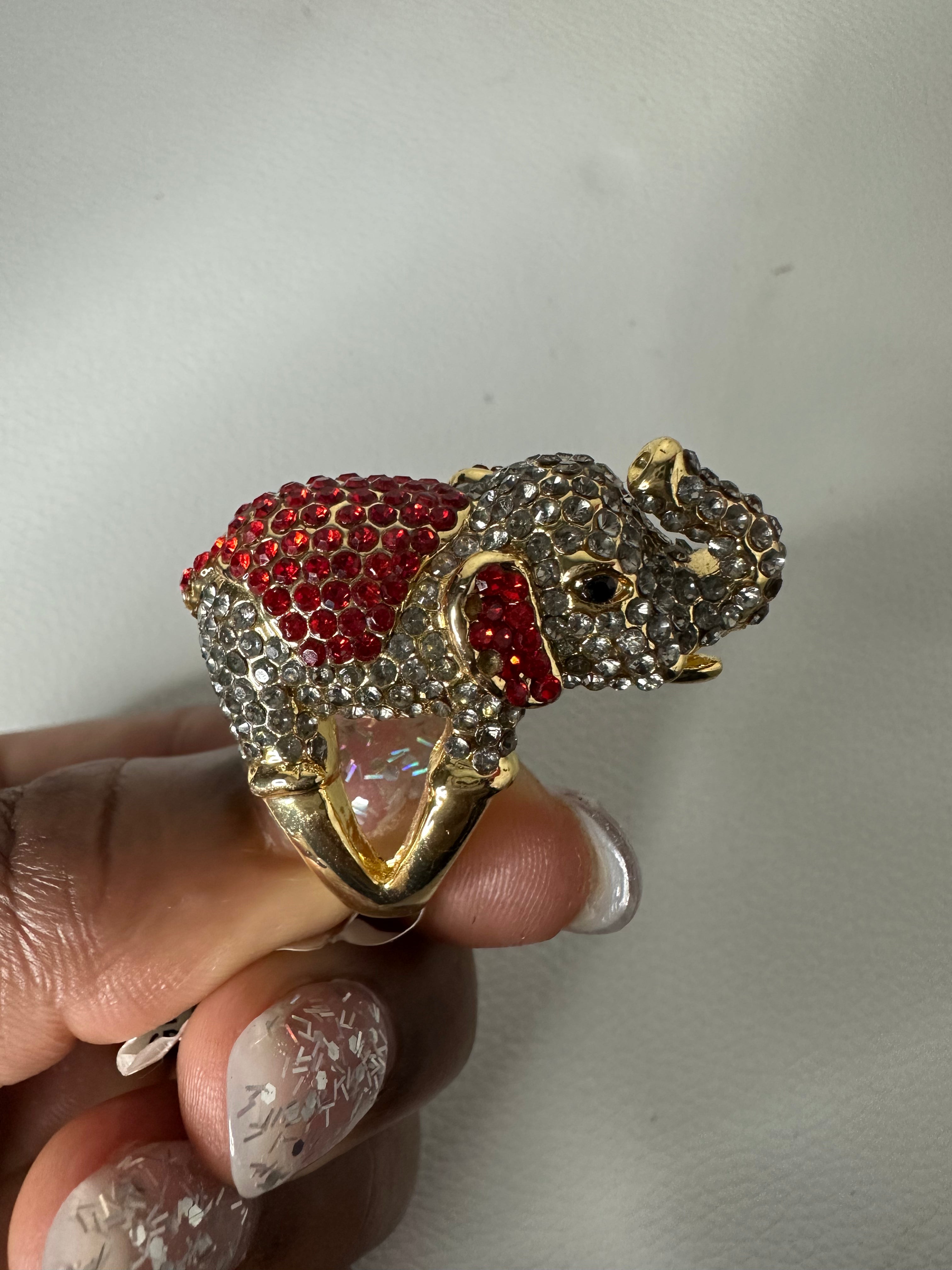Elephant pave on ring