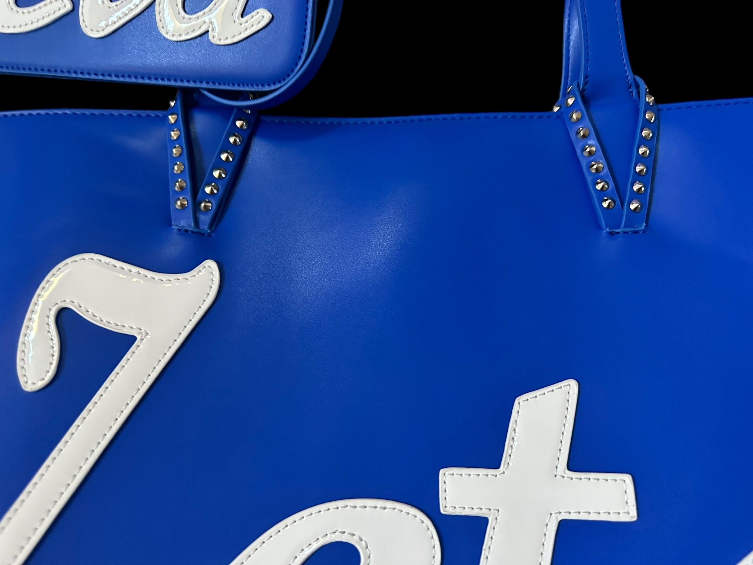 Oversized Zeta tote bag
