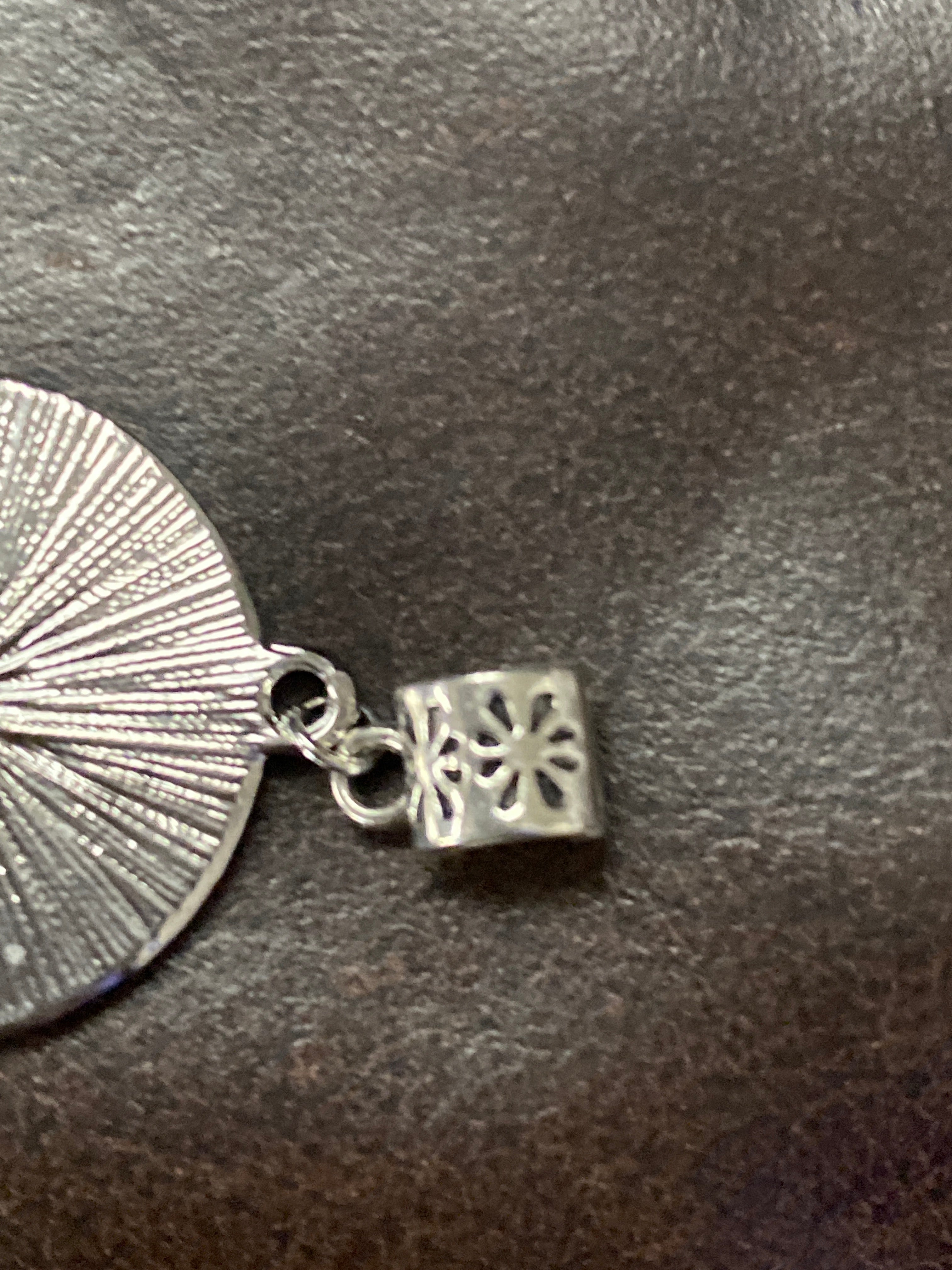 Amicae charm for bracelets