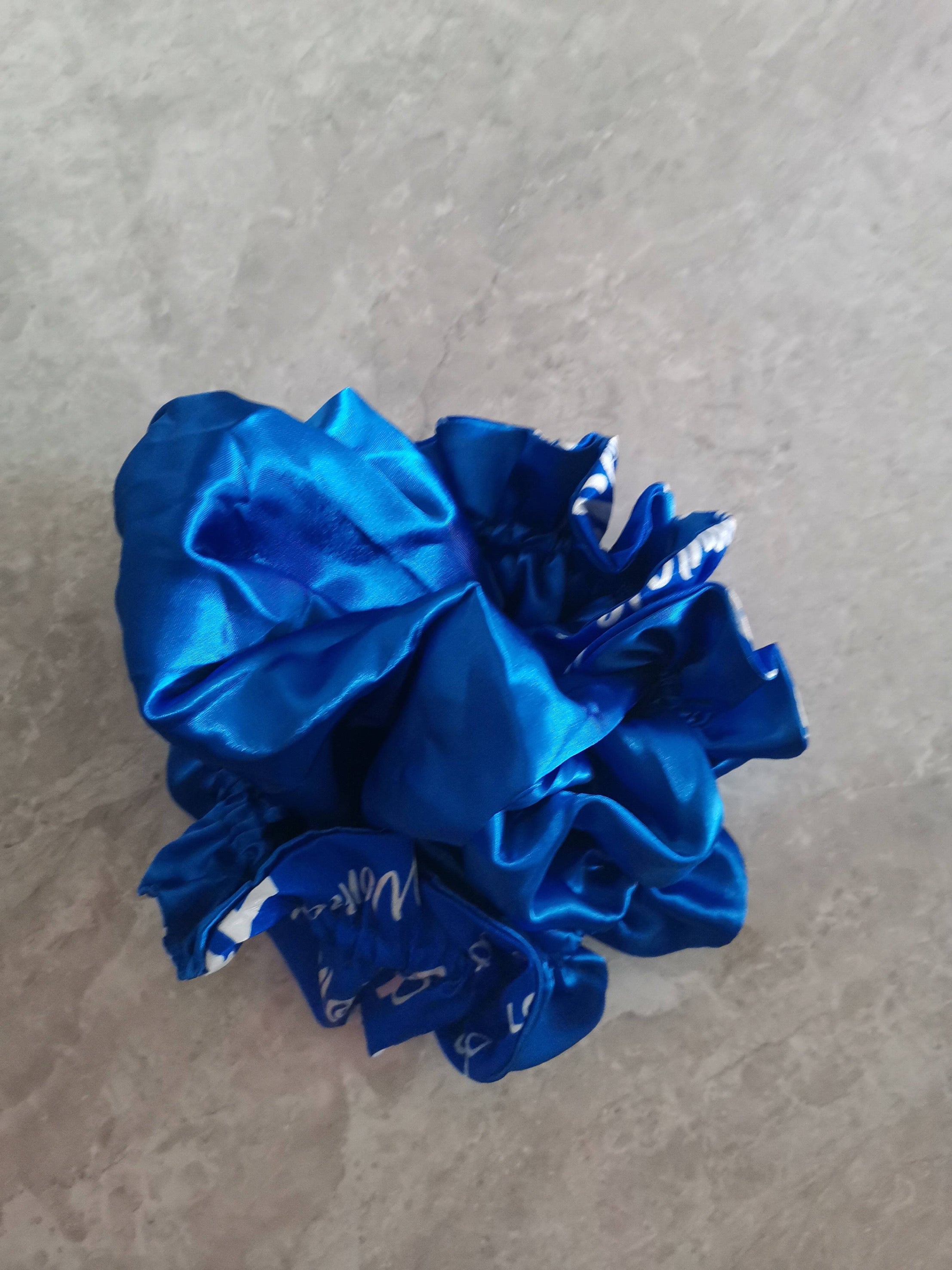 Reversible word art bonnet