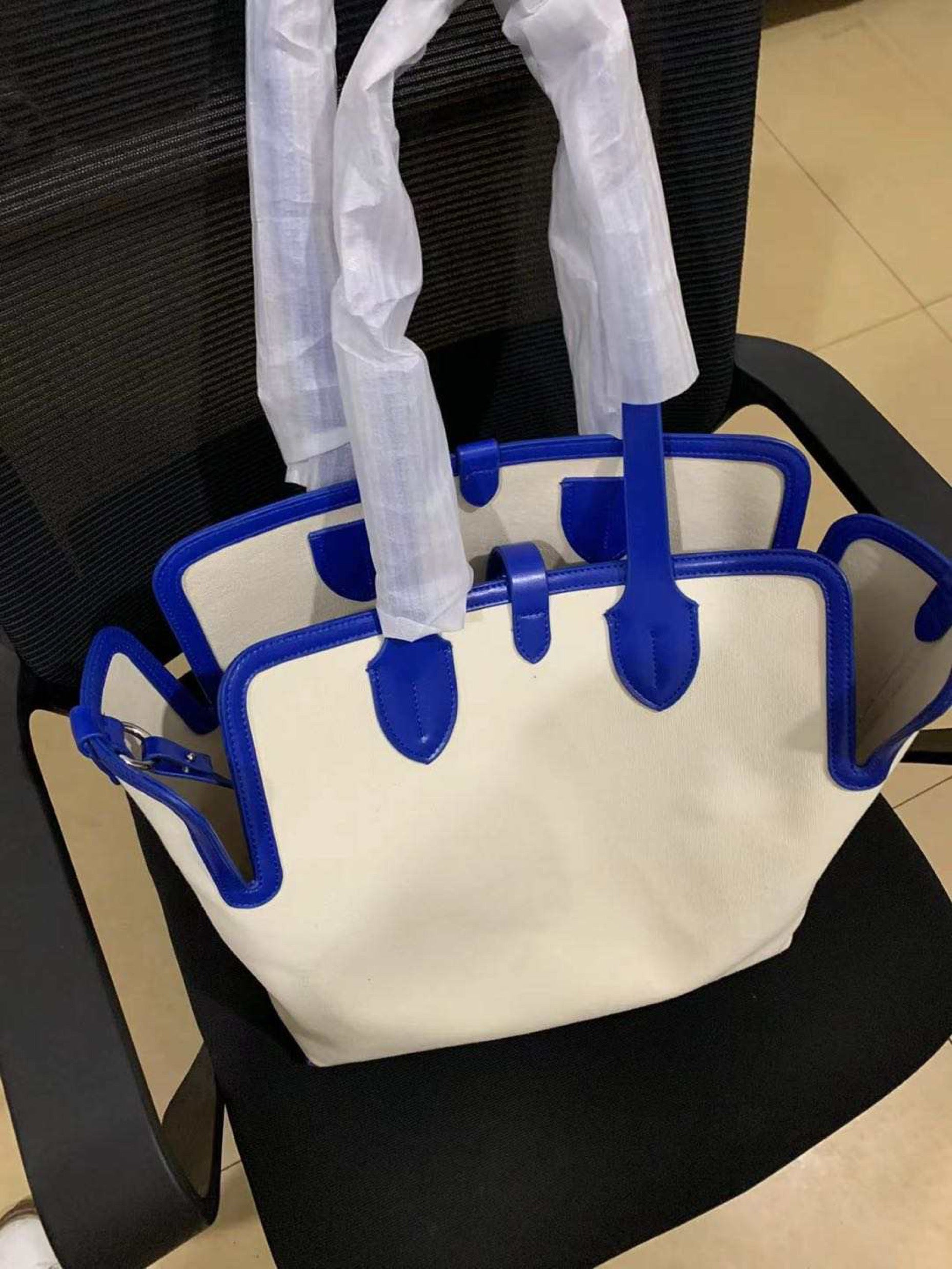 Boule’ must have Canvas tote