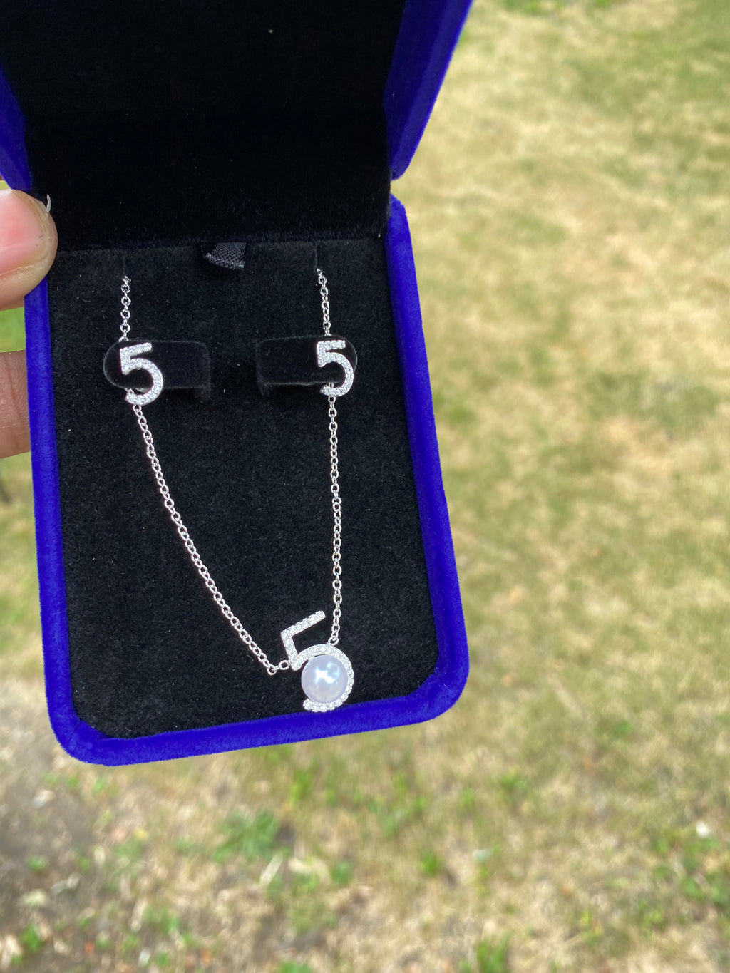 5 earring/necklace set