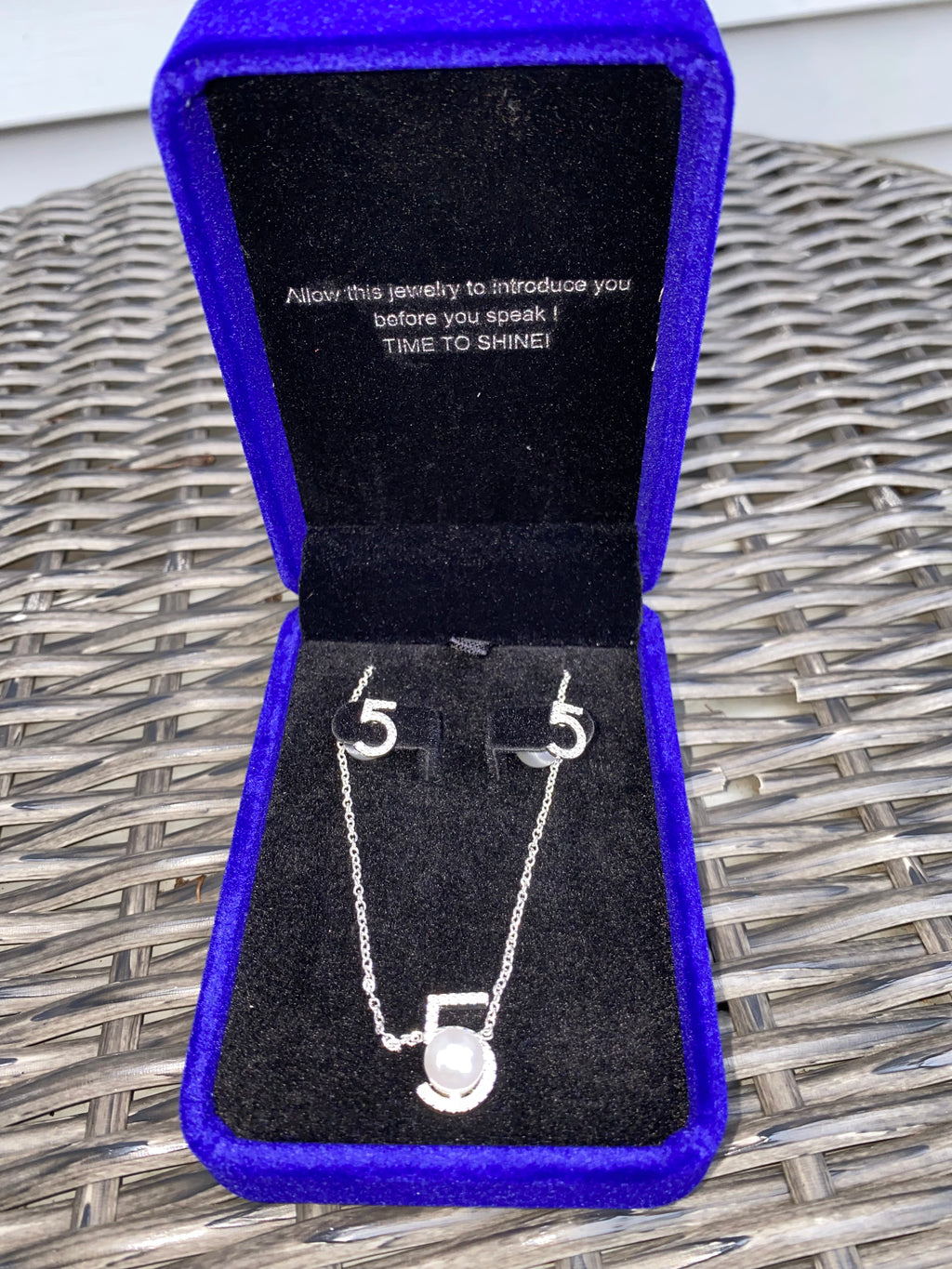 5 earring/necklace set