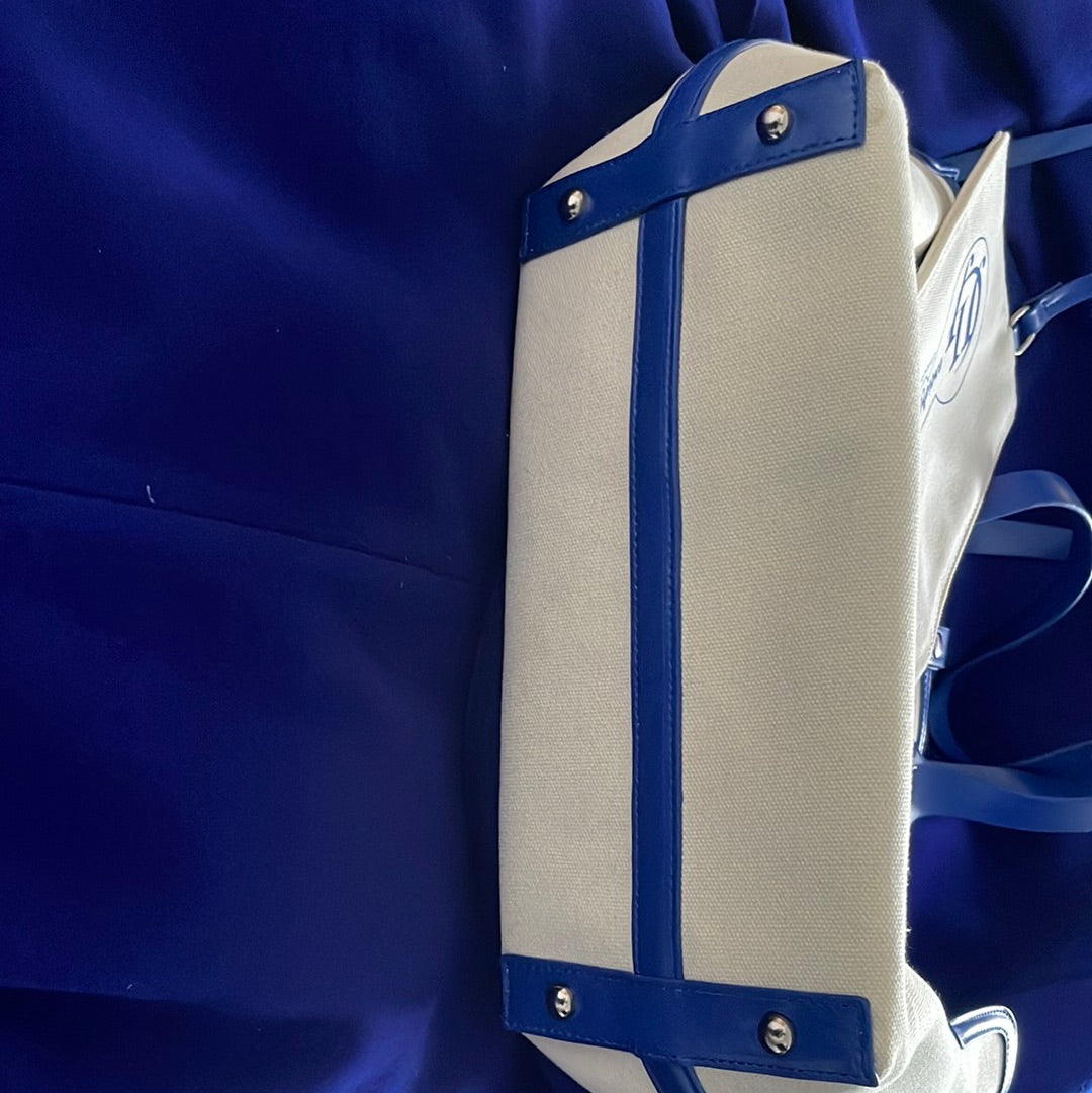 Boule’ must have Canvas tote