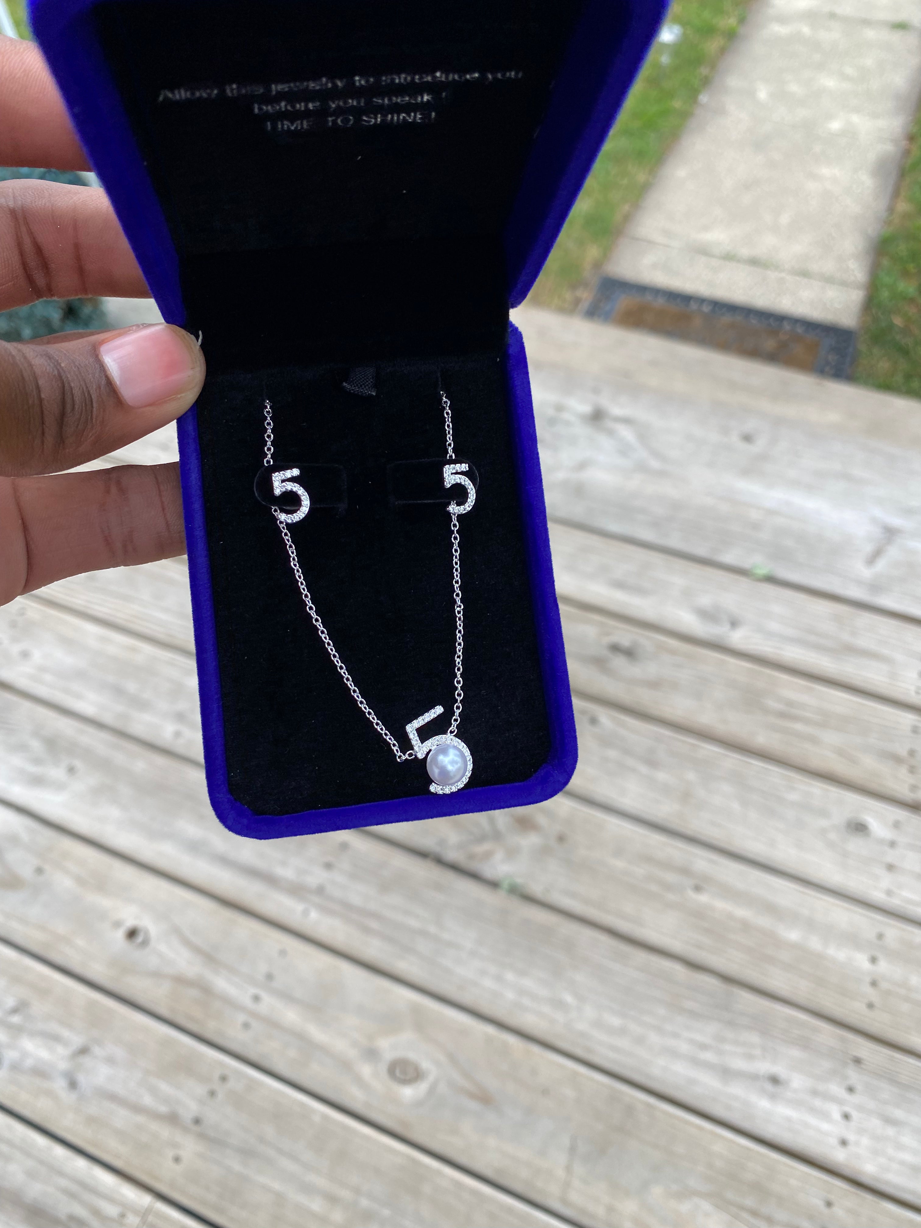 5 earring/necklace set