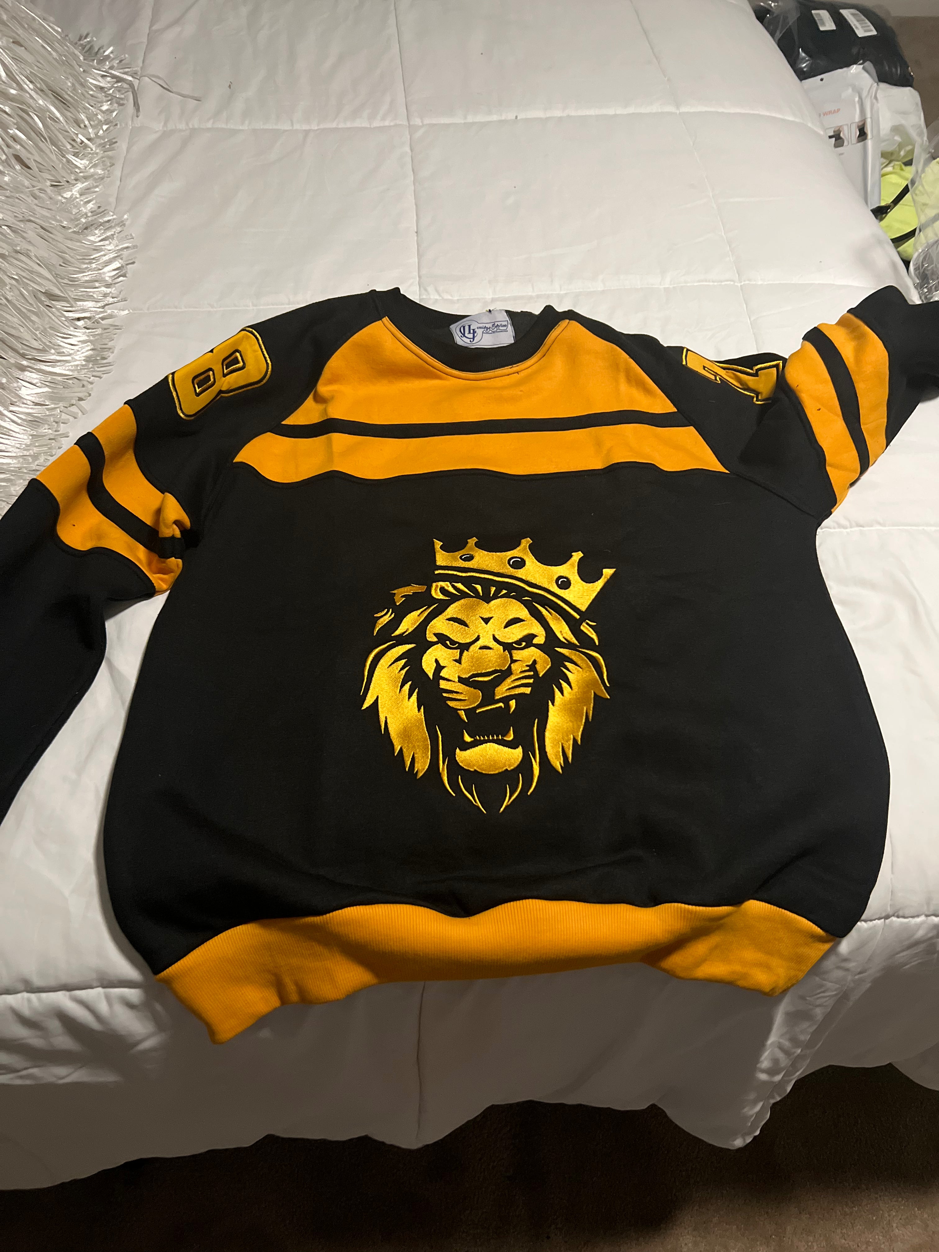 Lion sweatshirt