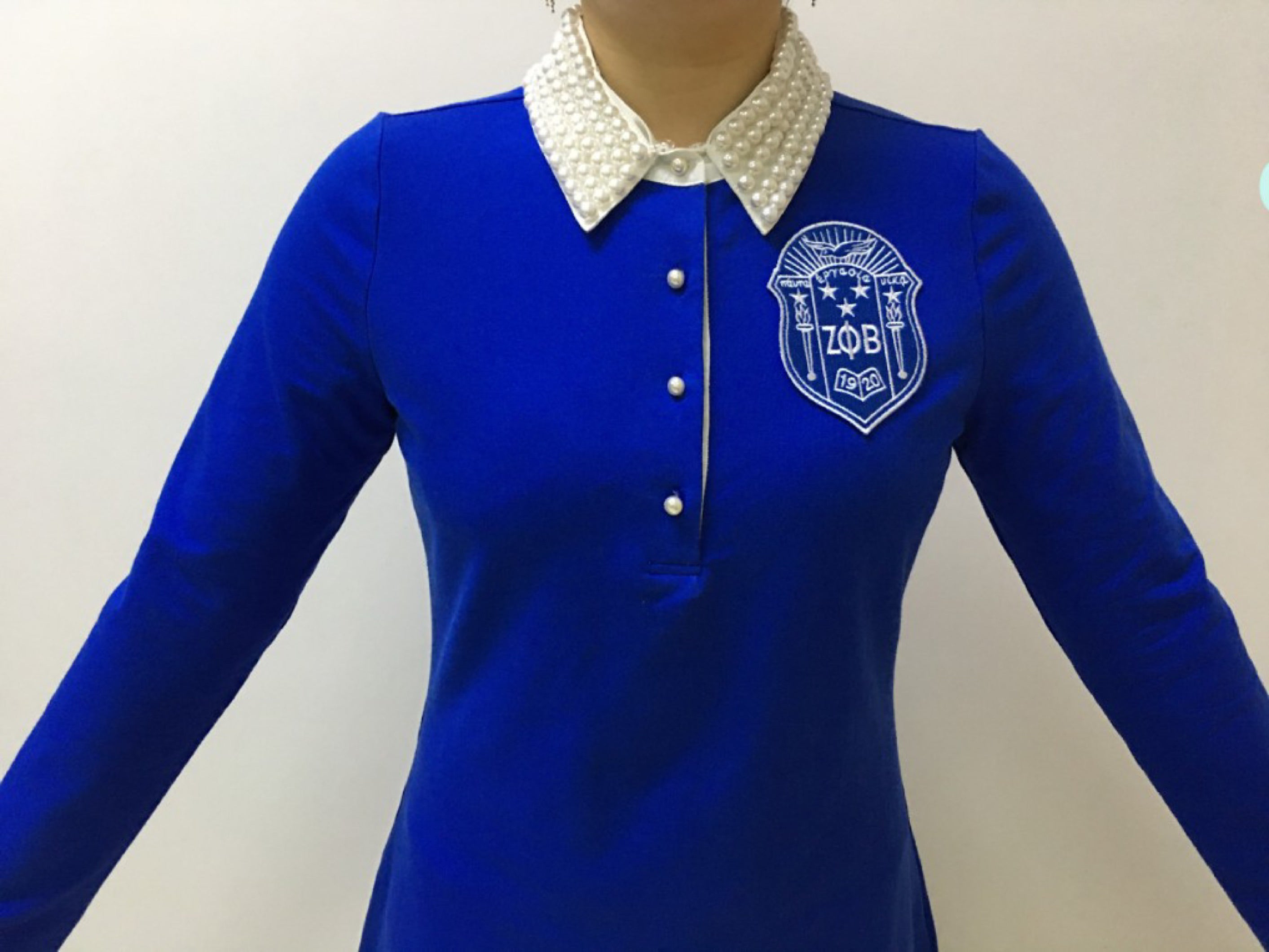 Zeta shield dress with removable pearl collar