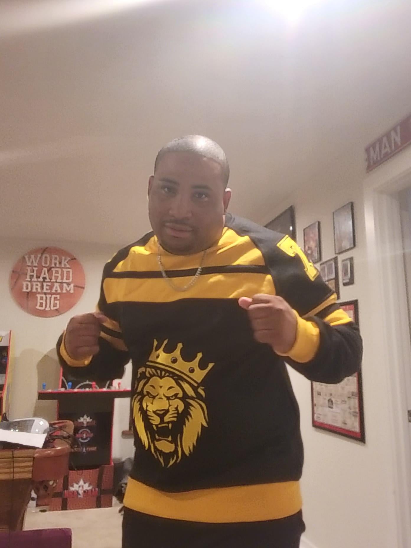 Lion sweatshirt