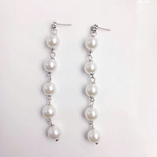 Load image into Gallery viewer, ZPB 5 pearl earrings