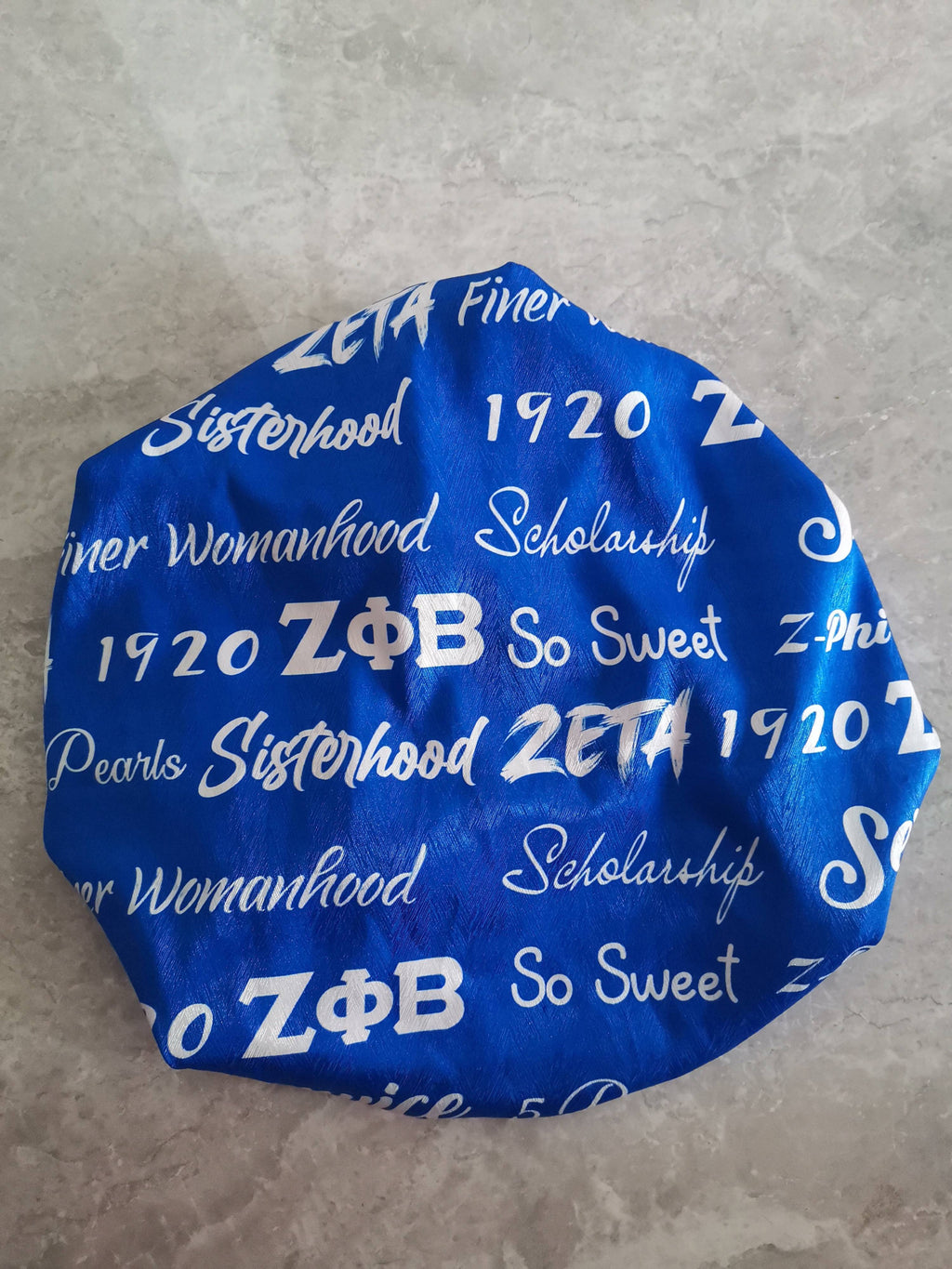 Reversible word art bonnet