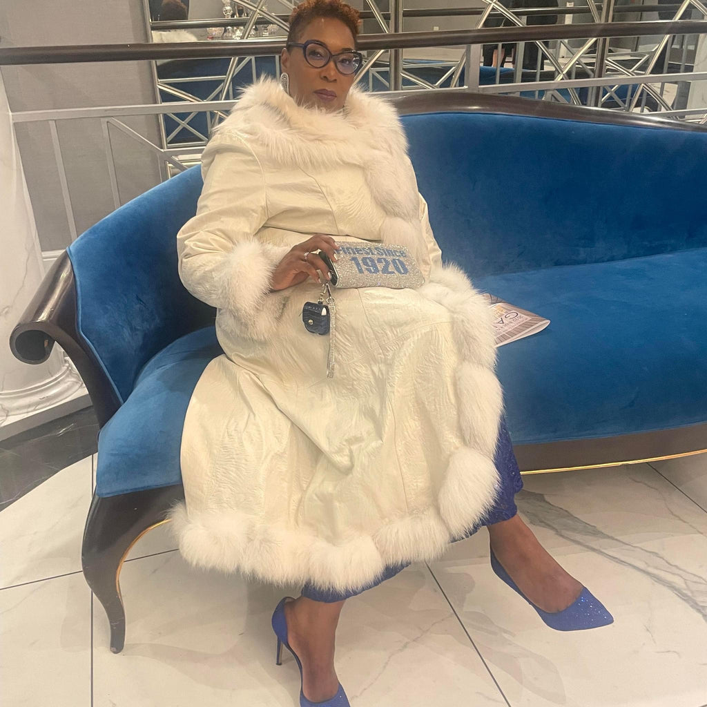 All bling Zeta clutch