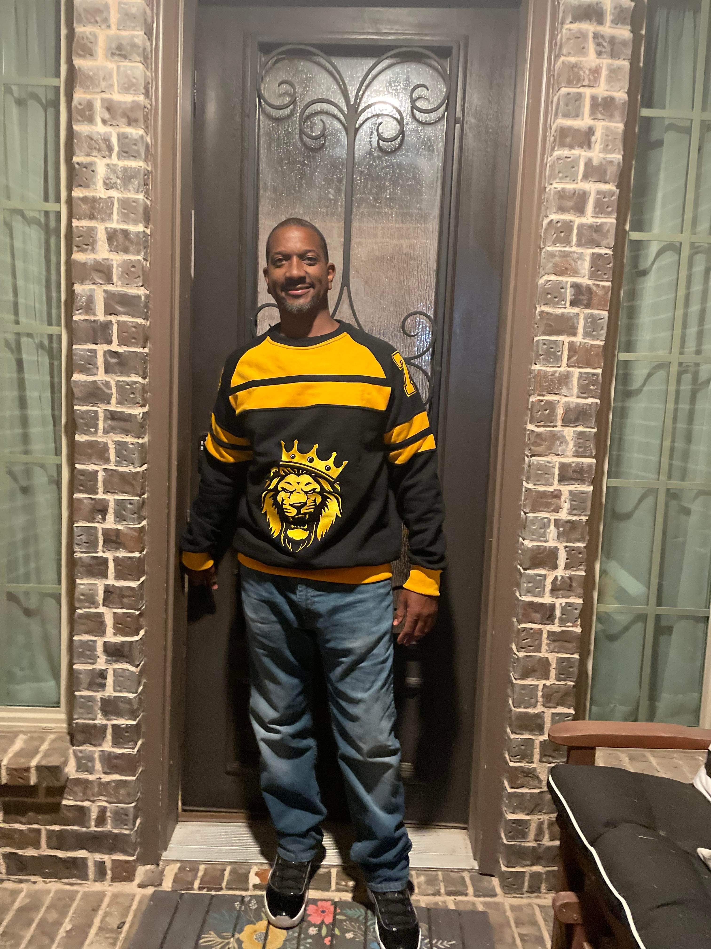 Lion sweatshirt