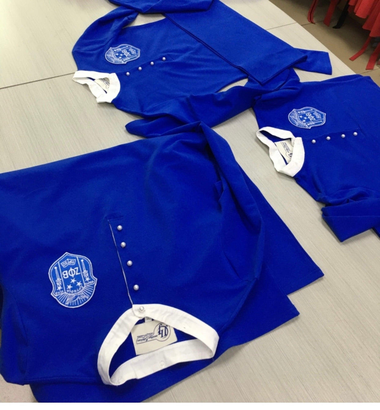 Zeta shield dress with removable pearl collar